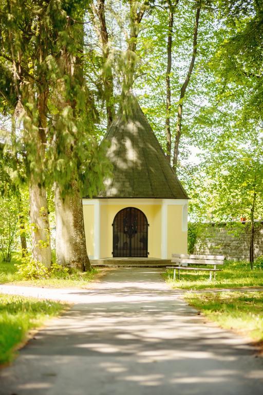 Kloster St. Josef Ноймаркт-ін-дер-Оберпфальц Екстер'єр фото